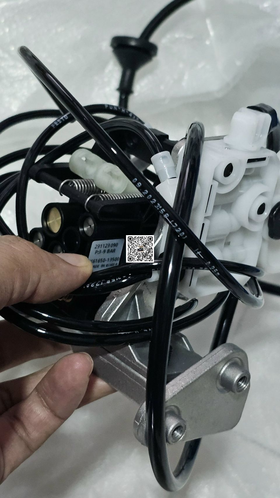 chia-hoi-ghe-hyundai-trago-hd320-hd1000-universe-2.jpg_1