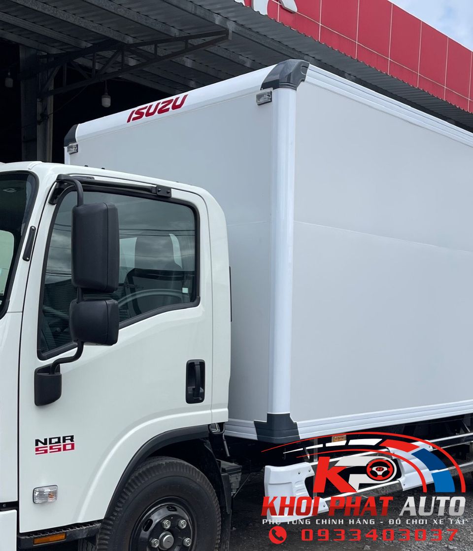 chup-goc-thung-kin-xe-tai-thung-dong-lanh-bao-on-quyen-auto-5.jpg_1