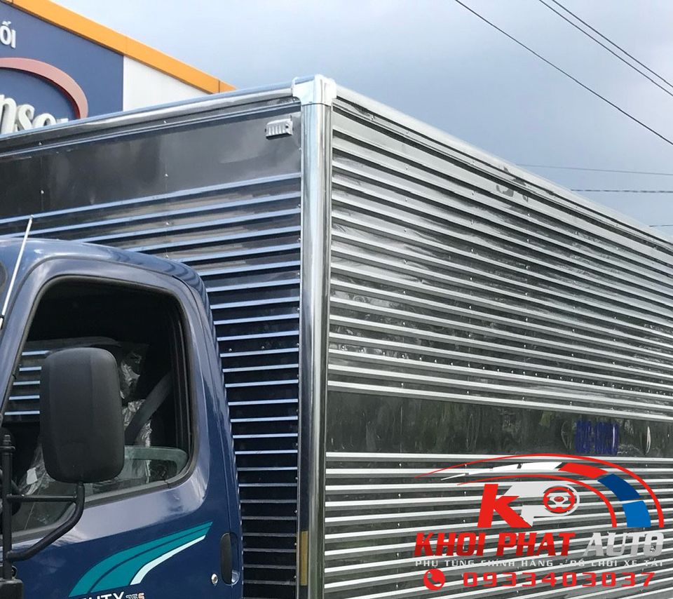 chup-goc-thung-kin-xe-tai-thung-dong-lanh-quyen-auto-2.jpg_1