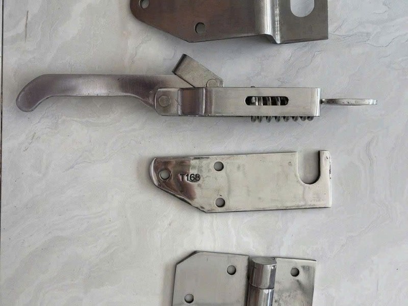Bản lề thùng tay khóa tôm pat cong pat thẳng phụ kiện đóng thùng Inox cho xe tải