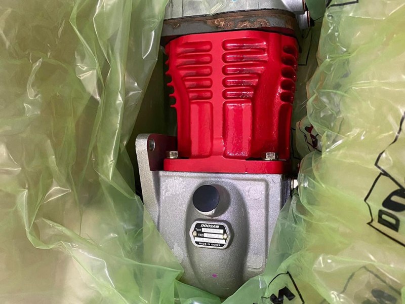 Bơm hơi Daewoo Novus máy nén khí đầu kéo Daewoo