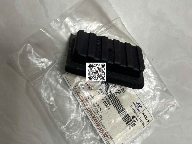 Cao su đệm sau Cabin Hyundai HD72 HD99 110S W11S HD700 HD800 chính hãng