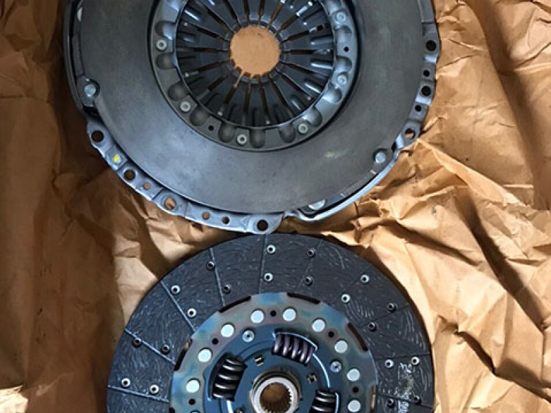 Mâm ép Solati 16 chỗ ly hợp Hyundai Solati