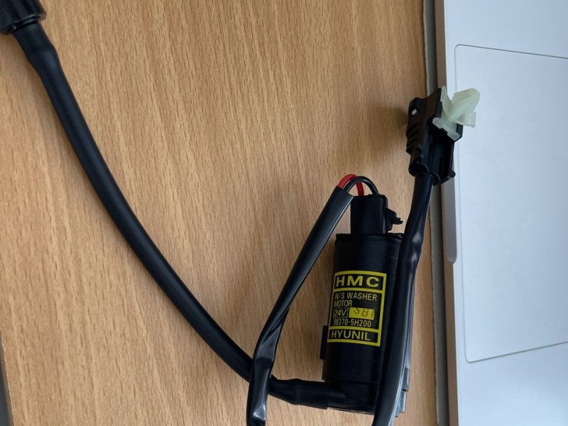 Mô tơ bơm nước rửa kính Hyundai HD72 HD65 HD99 N250 N250SL