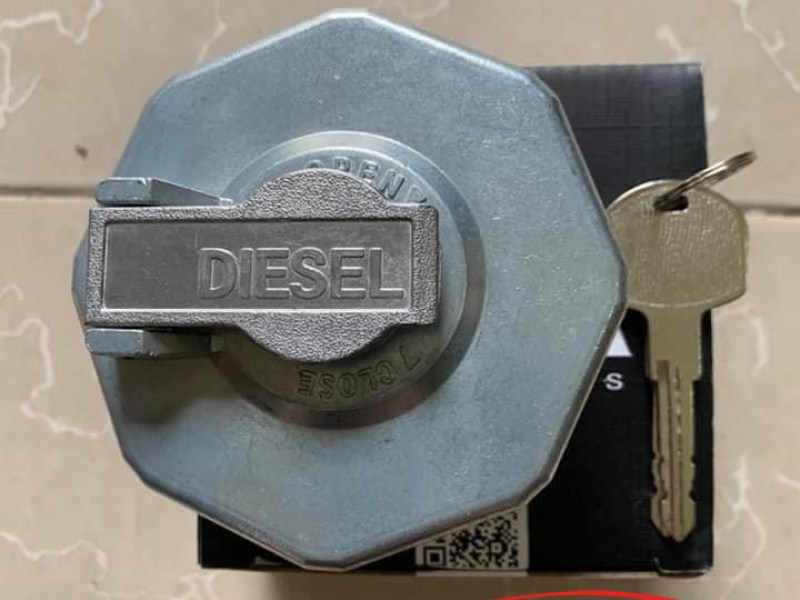 Nắp bình dầu Isuzu QKR 210 230 270 chính hãng 