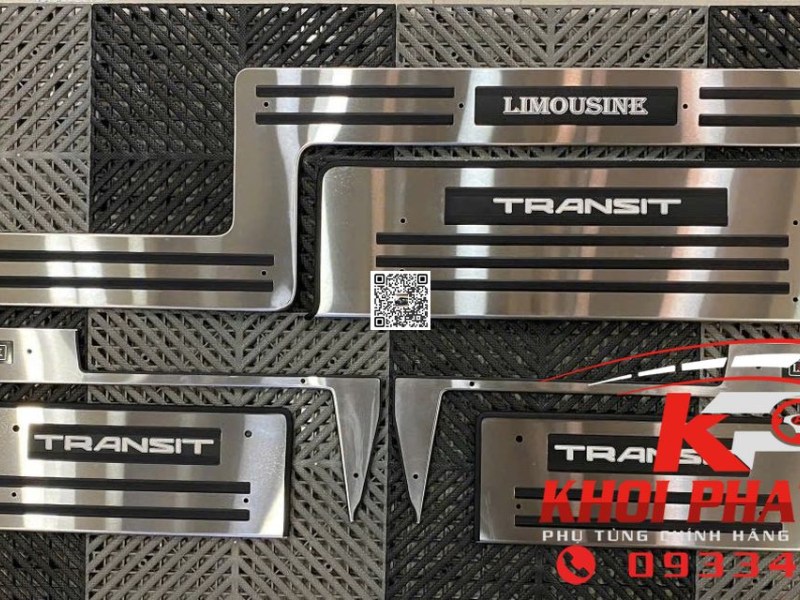 Ốp bậc bước Ford Transit mới 2024 ốp cửa lùa cửa sau Transit 16 chỗ 19 chỗ