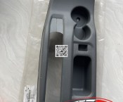 Hộc để ly Hyundai HD72 Ốp cần thắng tay Hyundai 3,5 tấn