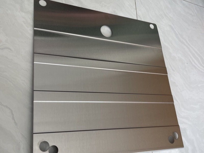 Ốp Inox dưới ghế Hyundai Solati