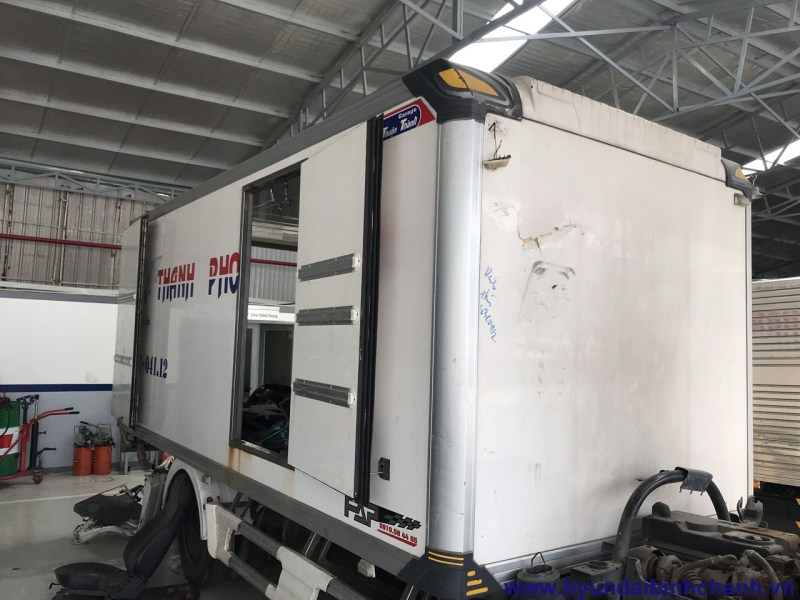 sua chua thung xuong dong thung