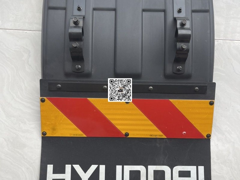 Vè chắn bùn Hyundai HD1000 HD700 Trago đầu kéo chính hãng